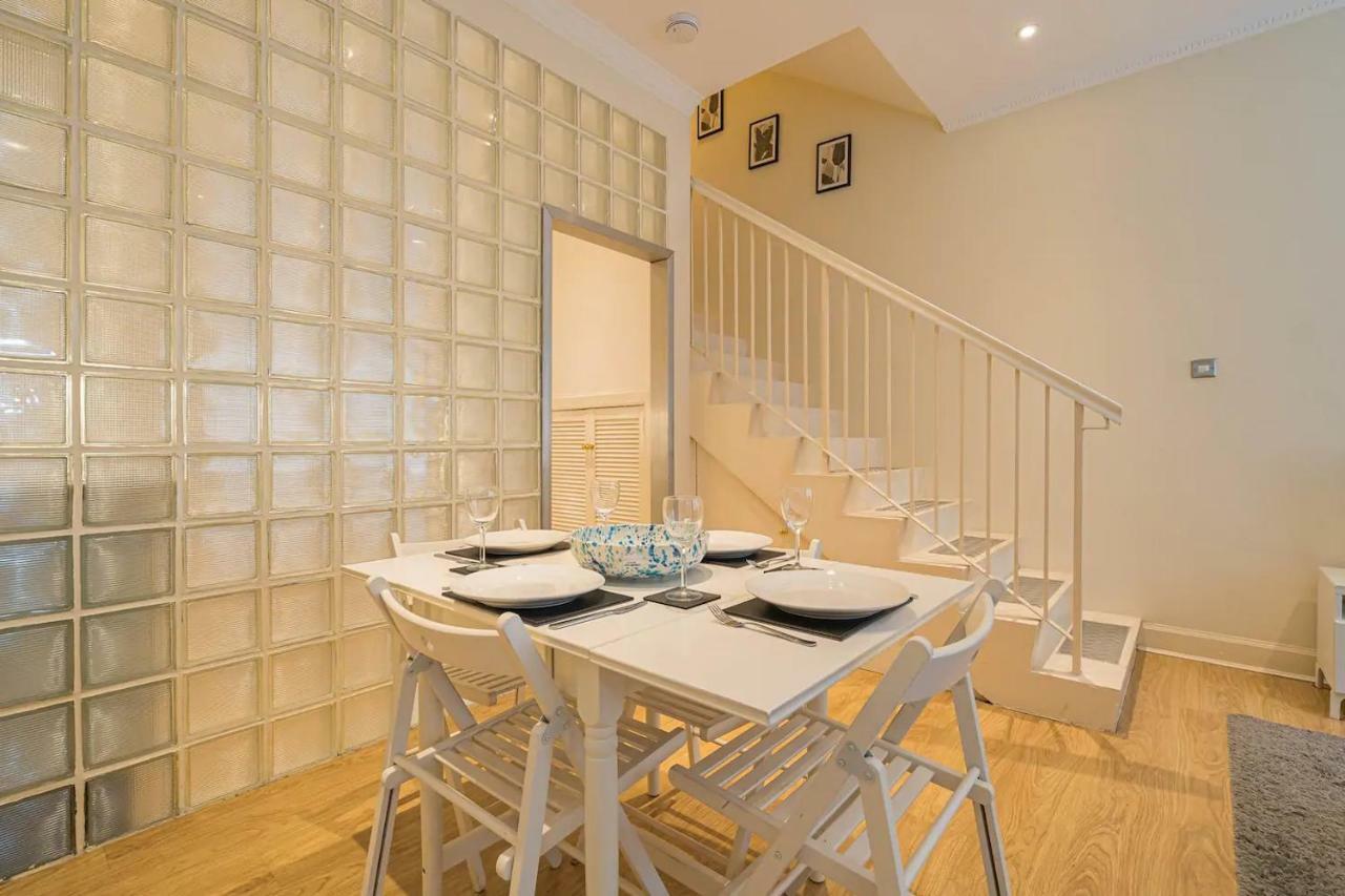 2Br Grassmarket Apartment With Castle View เอดินบะระ ภายนอก รูปภาพ